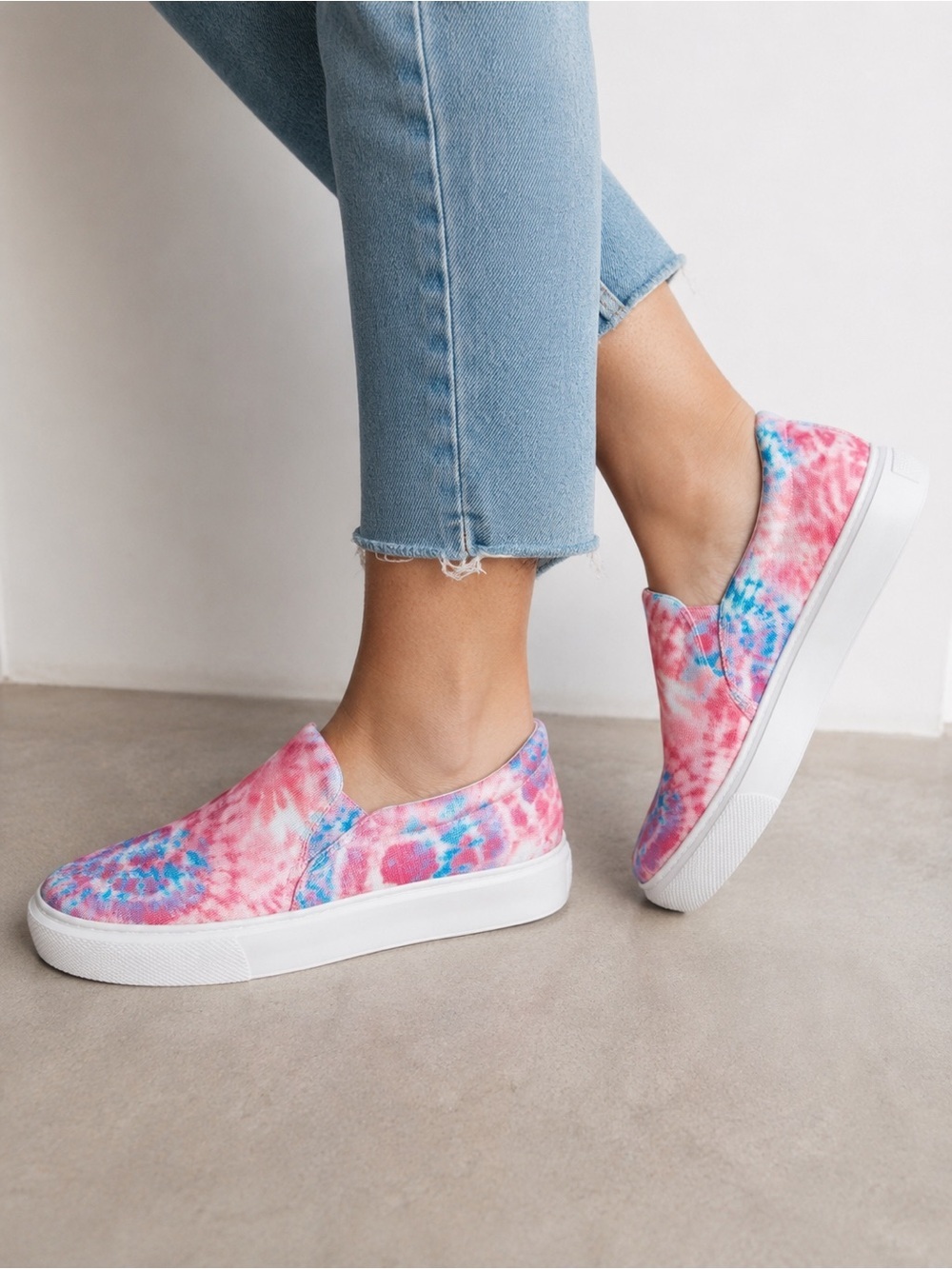 NWOB J/Slides NYC Tie Dye Platform Slip On Sneakers Size 8
